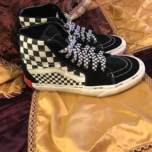 Vans - Picture 2 of 6